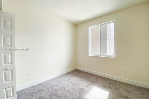 Купить таунхаус в Дорал, Флорида 3 спальни, 122.17м2, № 2007749 - фото 7