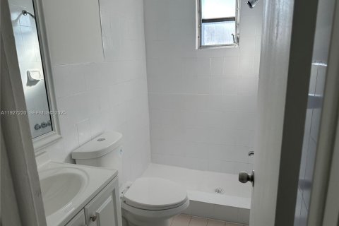Villa ou maison à louer à Miami, Floride: 2 chambres, 167.97 m2 № 1986208 - photo 11