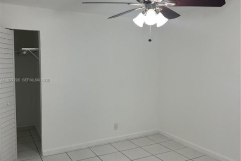 Villa ou maison à louer à Miami, Floride: 2 chambres, 167.97 m2 № 1986208 - photo 9