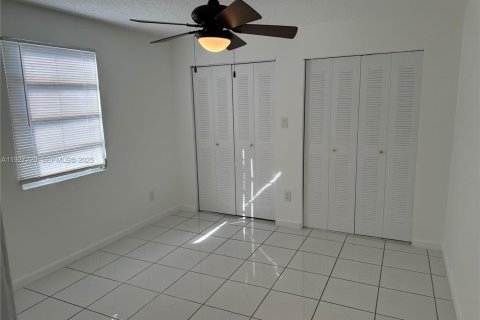 Villa ou maison à louer à Miami, Floride: 2 chambres, 167.97 m2 № 1986208 - photo 5