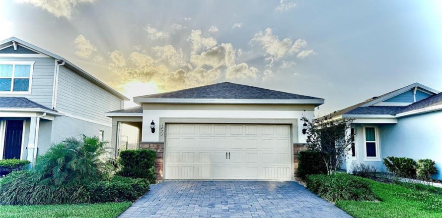 House in Kissimmee, Florida 4 bedrooms, 146.79 sq.m. № 1620736