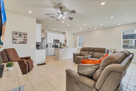 House in Kissimmee, Florida 4 bedrooms, 146.79 sq.m. № 1620736 - photo 10