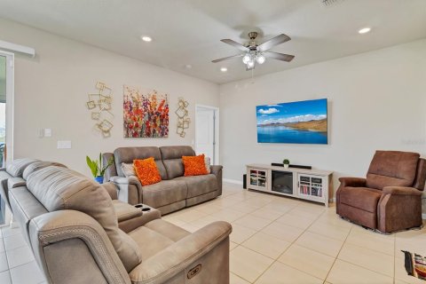 House in Kissimmee, Florida 4 bedrooms, 146.79 sq.m. № 1620736 - photo 9