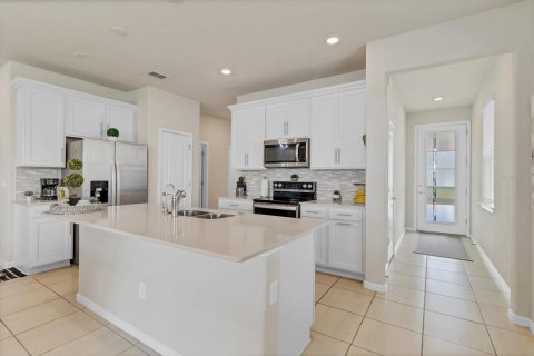 House in Kissimmee, Florida 4 bedrooms, 146.79 sq.m. № 1620736 - photo 8