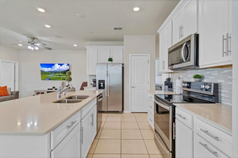 House in Kissimmee, Florida 4 bedrooms, 146.79 sq.m. № 1620736 - photo 6