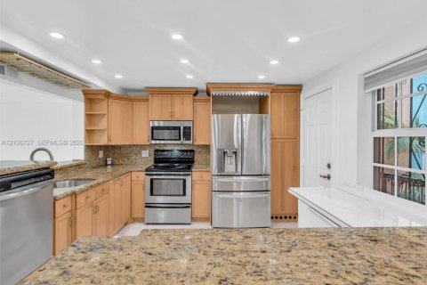 Condo in Fort Lauderdale, Florida, 3 bedrooms  № 2401568 - photo 13