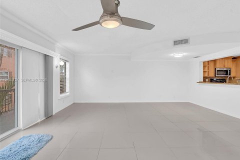 Condo in Fort Lauderdale, Florida, 3 bedrooms  № 2401568 - photo 10