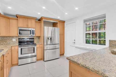 Condo in Fort Lauderdale, Florida, 3 bedrooms  № 2401568 - photo 11