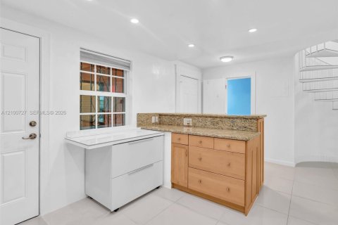 Condo in Fort Lauderdale, Florida, 3 bedrooms  № 2401568 - photo 15