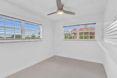 Condo in Fort Lauderdale, Florida, 3 bedrooms  № 2401568 - photo 21