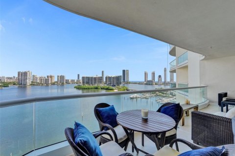 Copropriété à vendre à Aventura, Floride: 4 chambres, 266.63 m2 № 2255813 - photo 2
