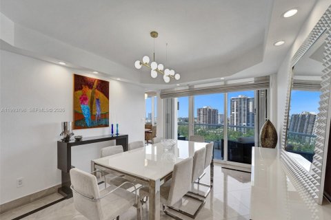 Copropriété à vendre à Aventura, Floride: 4 chambres, 266.63 m2 № 2255813 - photo 10