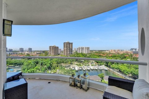 Copropriété à vendre à Aventura, Floride: 4 chambres, 266.63 m2 № 2255813 - photo 18