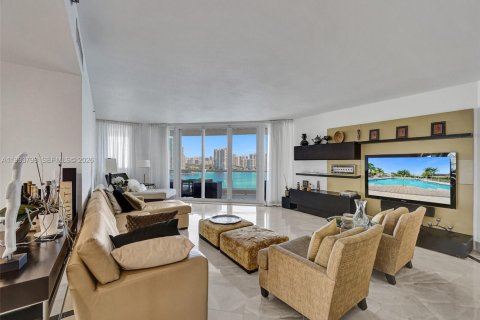 Condo à Aventura, Floride, 4 chambres № 2255813