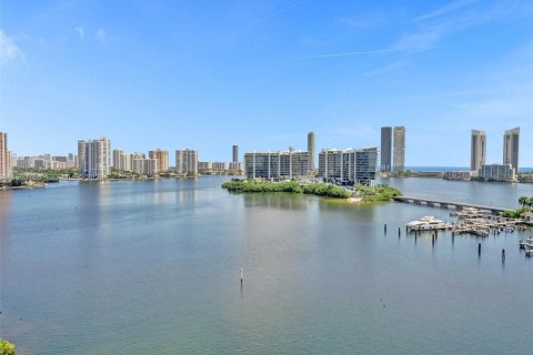 Copropriété à vendre à Aventura, Floride: 4 chambres, 266.63 m2 № 2255813 - photo 3