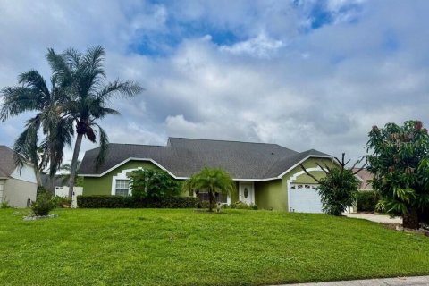 Villa ou maison à Davenport, Floride 4 chambres, 150.87 m2 № 2391058