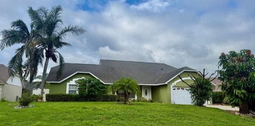 Villa ou maison à Davenport, Floride 4 chambres, 150.87 m2 № 2391058