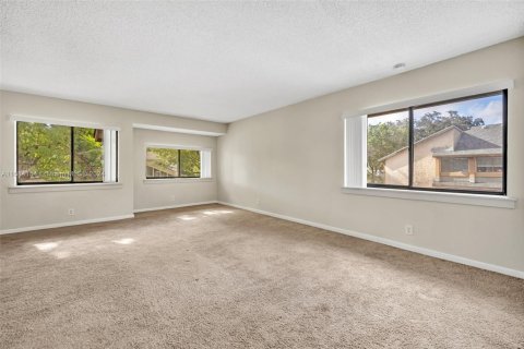 Condo in Plantation, Florida, 3 bedrooms  № 1421422 - photo 8
