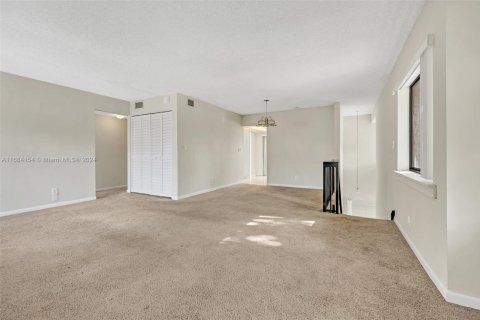 Condo in Plantation, Florida, 3 bedrooms  № 1421422 - photo 2