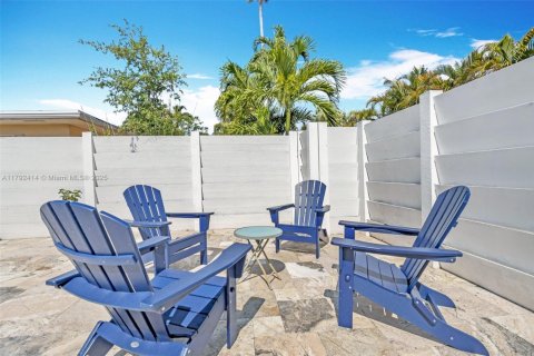 House in Hollywood, Florida 4 bedrooms, 214.05 sq.m. № 1740059 - photo 29