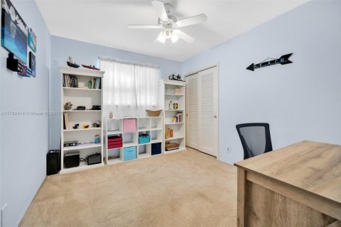 House in Hollywood, Florida 4 bedrooms, 214.05 sq.m. № 1740059 - photo 21