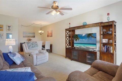Copropriété à vendre à Pompano Beach, Floride: 2 chambres, 102.01 m2 № 2429863 - photo 12