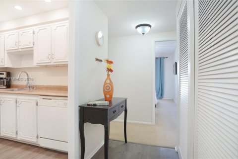 Copropriété à vendre à Pompano Beach, Floride: 2 chambres, 102.01 m2 № 2429863 - photo 30