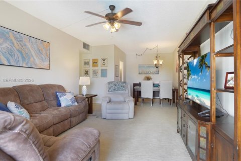 Copropriété à vendre à Pompano Beach, Floride: 2 chambres, 102.01 m2 № 2429863 - photo 11