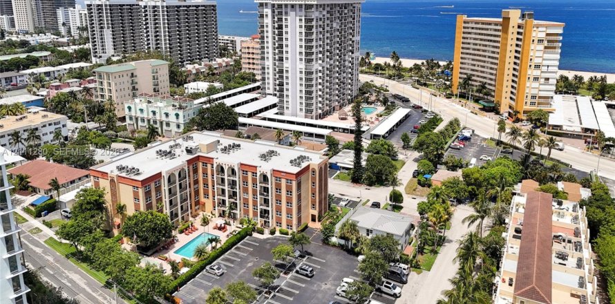 Condo à Pompano Beach, Floride, 2 chambres  № 2429863