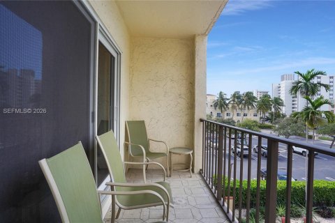 Copropriété à vendre à Pompano Beach, Floride: 2 chambres, 102.01 m2 № 2429863 - photo 10