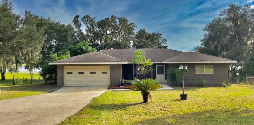 Villa ou maison à Dunnellon, Floride 3 chambres, 140.56 m2 № 1912044