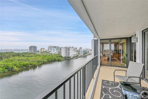 Copropriété à vendre à Fort Lauderdale, Floride: 2 chambres, 150.5 m2 № 2001127 - photo 8