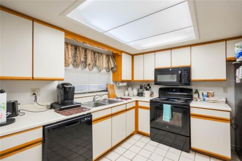 House in Winter Haven, Florida 2 bedrooms, 132.85 sq.m. № 1529193 - photo 7