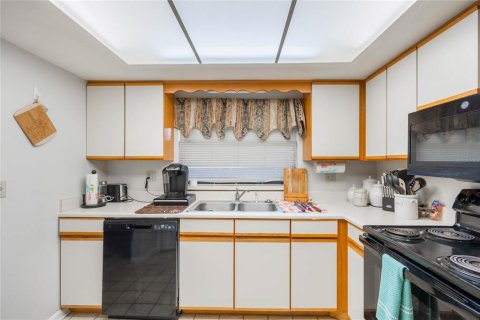 House in Winter Haven, Florida 2 bedrooms, 132.85 sq.m. № 1529193 - photo 9