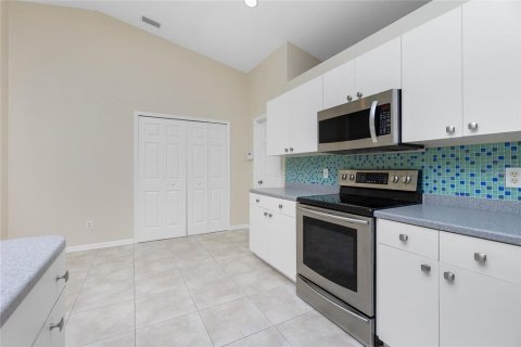 House in Port Charlotte, Florida 3 bedrooms, 187.66 sq.m. № 1386354 - photo 14