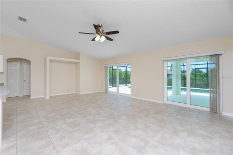 House in Port Charlotte, Florida 3 bedrooms, 187.66 sq.m. № 1386354 - photo 21