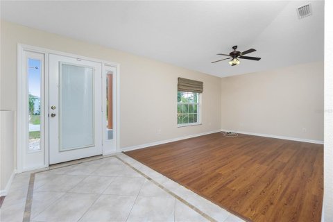 House in Port Charlotte, Florida 3 bedrooms, 187.66 sq.m. № 1386354 - photo 6