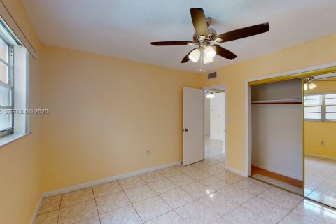 Condominio en alquiler en North Miami, Florida, 2 dormitorios, 79.52 m2 № 2055520 - foto 17