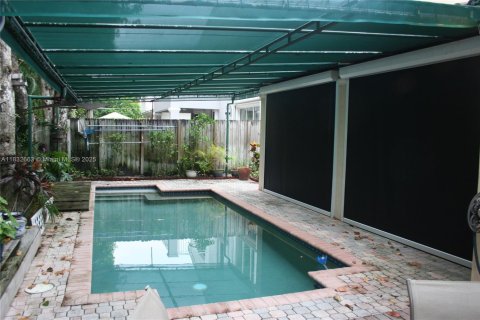 House in Doral, Florida 3 bedrooms, 194.44 sq.m. № 1817106 - photo 26