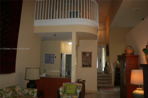 House in Doral, Florida 3 bedrooms, 194.44 sq.m. № 1817106 - photo 22