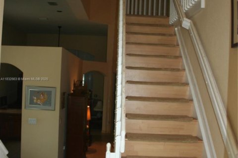 House in Doral, Florida 3 bedrooms, 194.44 sq.m. № 1817106 - photo 5