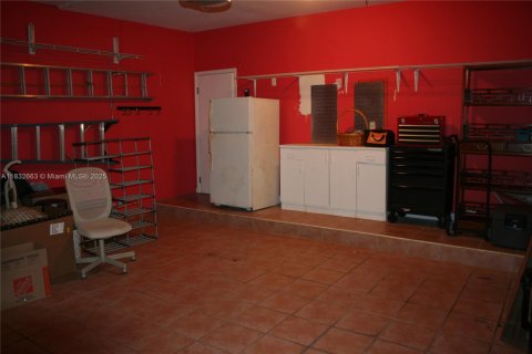 House in Doral, Florida 3 bedrooms, 194.44 sq.m. № 1817106 - photo 16