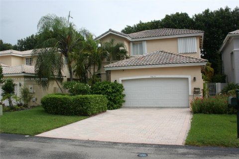 House in Doral, Florida 3 bedrooms, 194.44 sq.m. № 1817106 - photo 1