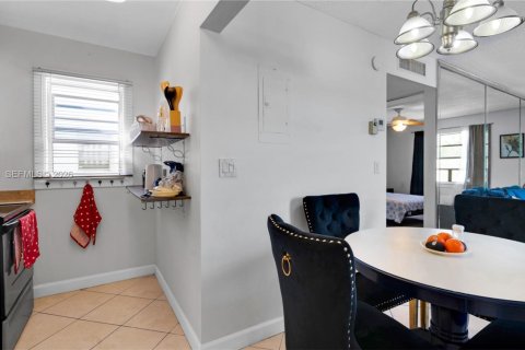 Condominio en alquiler en Hallandale Beach, Florida, 1 dormitorio, 54.91 m2 № 2044724 - foto 25