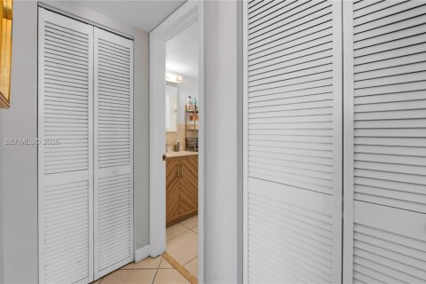 Condominio en alquiler en Hallandale Beach, Florida, 1 dormitorio, 54.91 m2 № 2044724 - foto 20