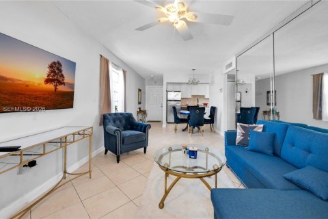 Condominio en alquiler en Hallandale Beach, Florida, 1 dormitorio, 54.91 m2 № 2044724 - foto 14