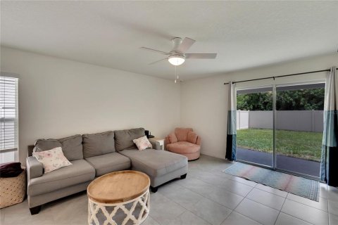 House in Wimauma, Florida 3 bedrooms, 140.84 sq.m. № 1622446 - photo 11