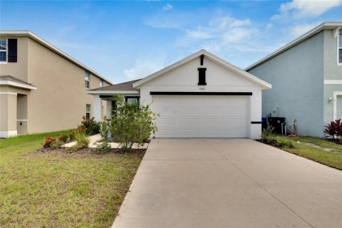 House in Wimauma, Florida 3 bedrooms, 140.84 sq.m. № 1622446 - photo 1