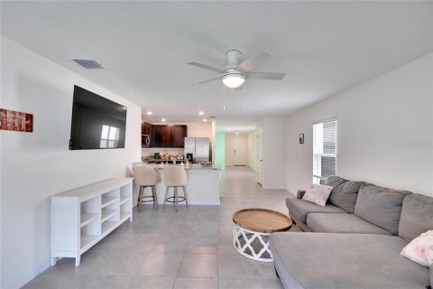 House in Wimauma, Florida 3 bedrooms, 140.84 sq.m. № 1622446 - photo 9