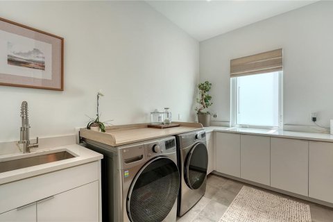 Купить виллу или дом в Сарасота, Флорида 8 комнат, 406.08м2, № 2391246 - фото 29